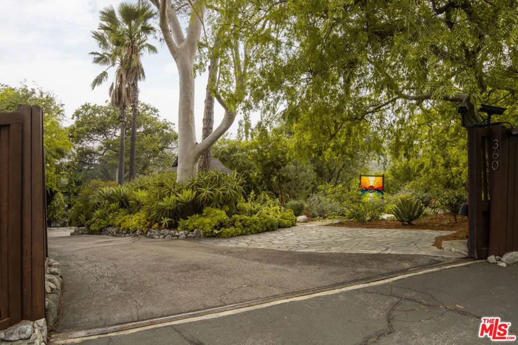 360 Edwards Place, Glendale, California 91206 home-pic-2